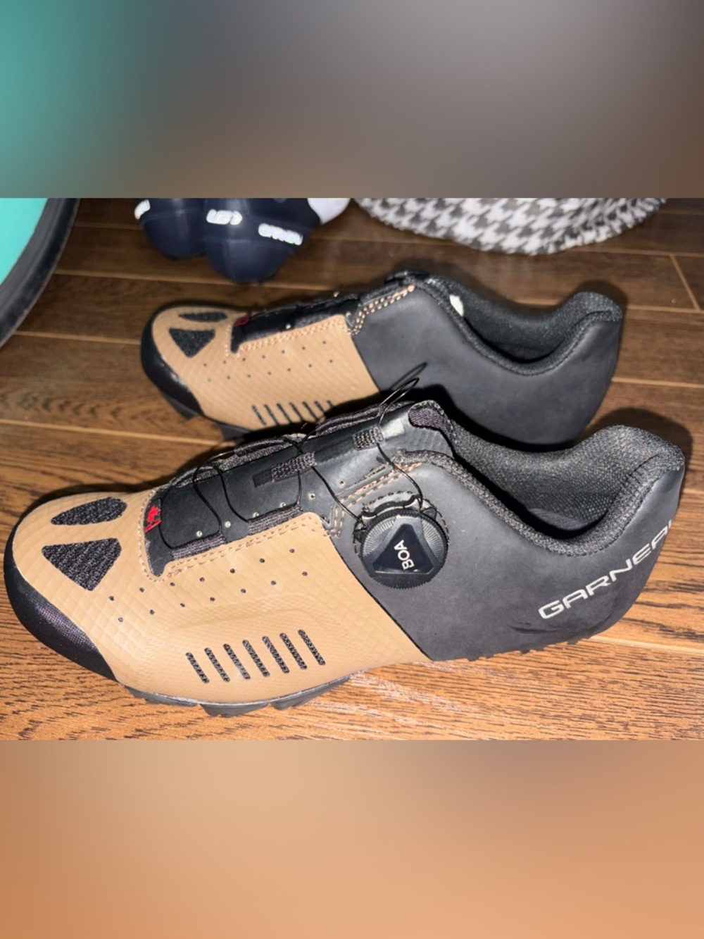 Men's Athletic Cycling Shoes - Tan and Black - Picture 2 of 4